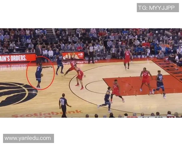 足球球星与篮球迷的跨界魅力探索与球场之外的热爱世界